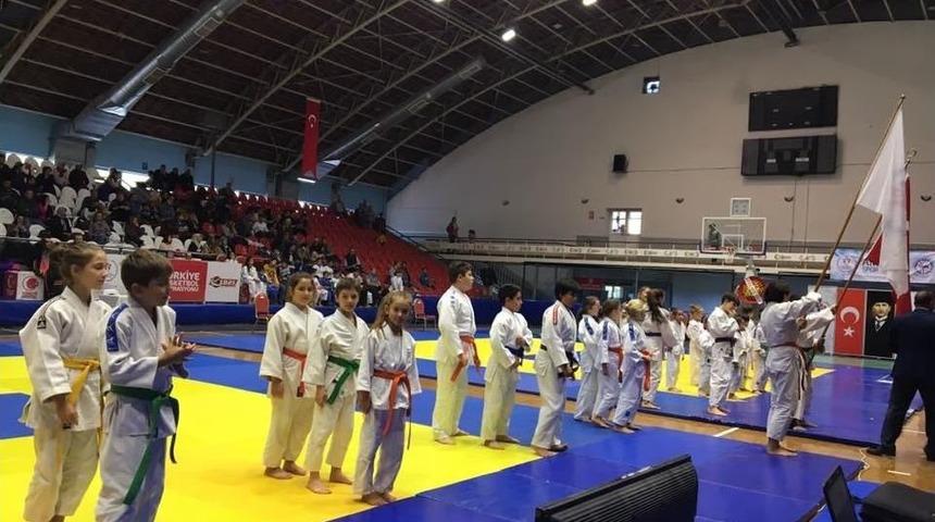 Judocular Manisa&rsquo;da Madalyaları Topladı