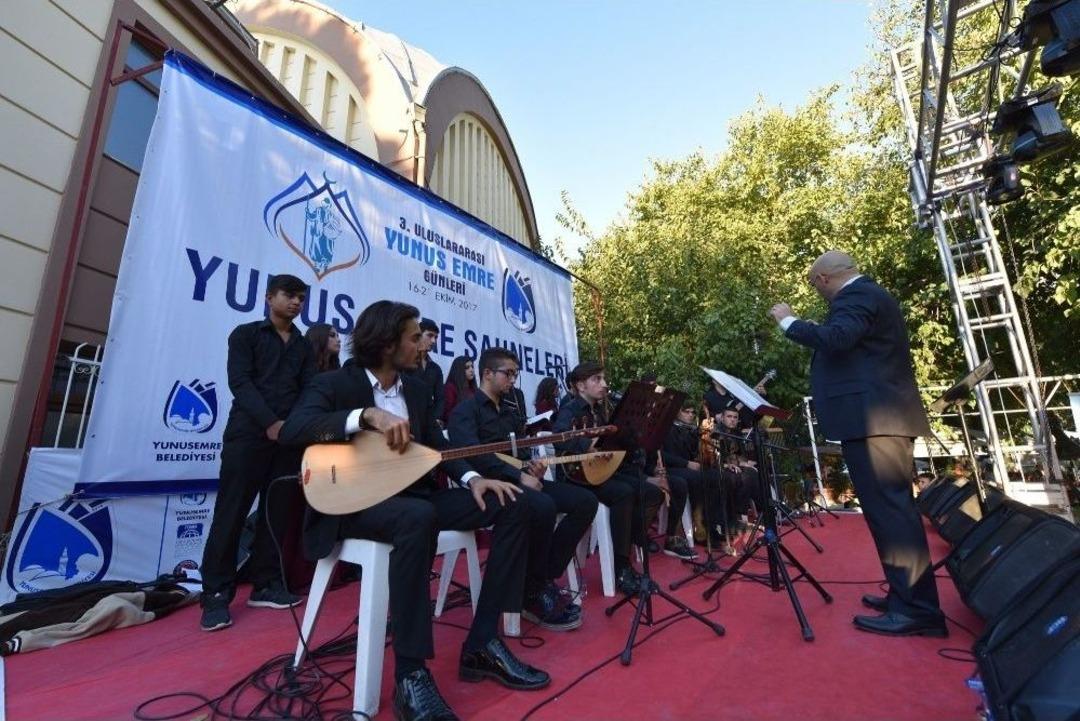 Yunus Emre Sahneleri Beğeni Topluyor