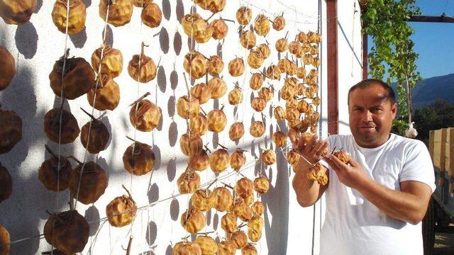 Sarıg&ouml;l&rsquo;de Cennet Elmasının Kurutulmasına Başlandı 2