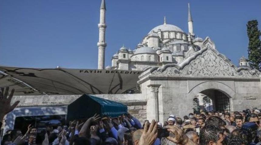 G&uuml;l Ve Davutoğlu Cenazeye Katıldı