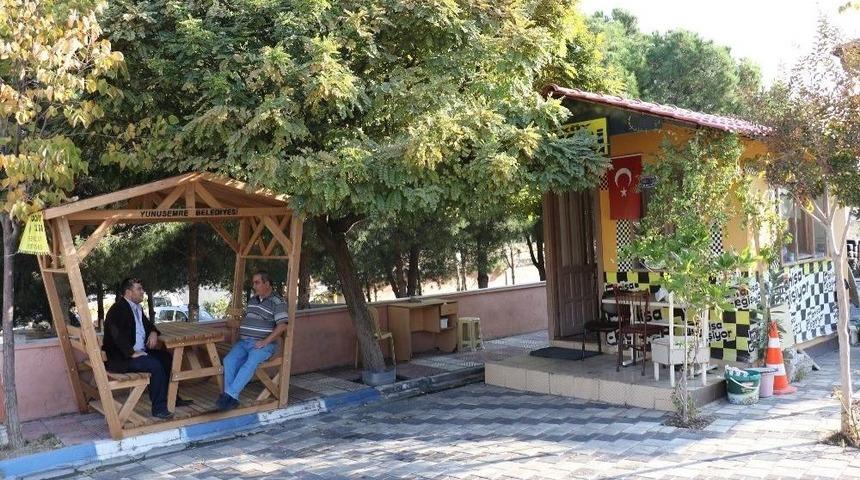 Yunusemre&rsquo;den Taksi Duraklarına Kamelya