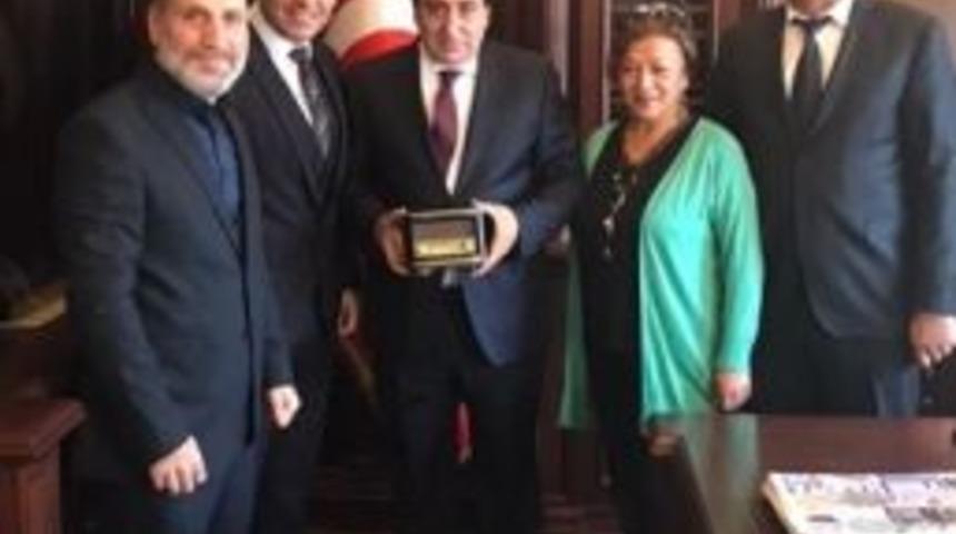 Marted Vali İzzettin K&uuml;&ccedil;&uuml;k&rsquo;&uuml; Ziyaret Etti