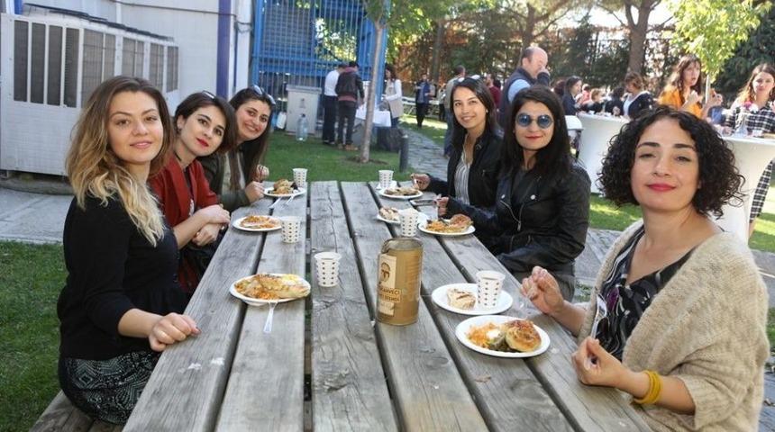 Kermes Geliriyle 3 Kişiye Akülü Sandalye Alınacak