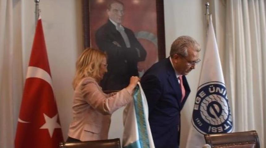 Ege &Uuml;niversitesi'nde Rekt&ouml;r Necdet Budak G&ouml;revi Devraldı