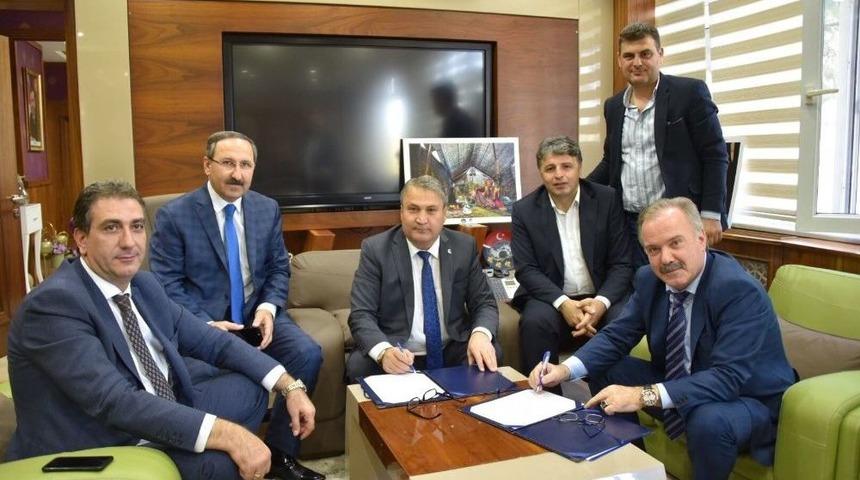 Yunusemre Belediyesi, S&uuml;rmene İle Kardeş Oldu