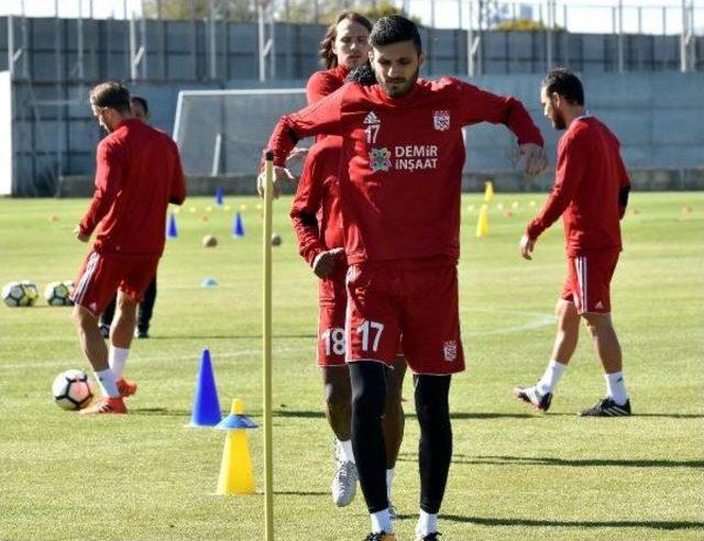 Samet Aybaba: İki Haftadır Futbol Adına Yükselişteyiz