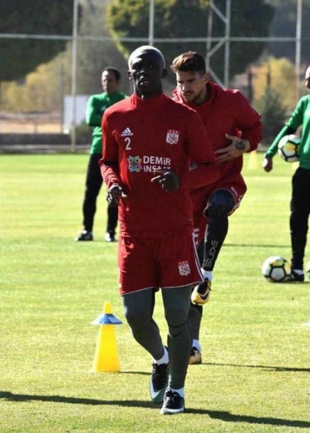 Samet Aybaba: İki Haftadır Futbol Adına Yükselişteyiz