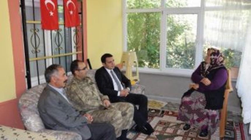 Kaymakam G&uuml;ltekin, "şehit Yakınları Bizlere Şehitlerimizin Emanetidir"