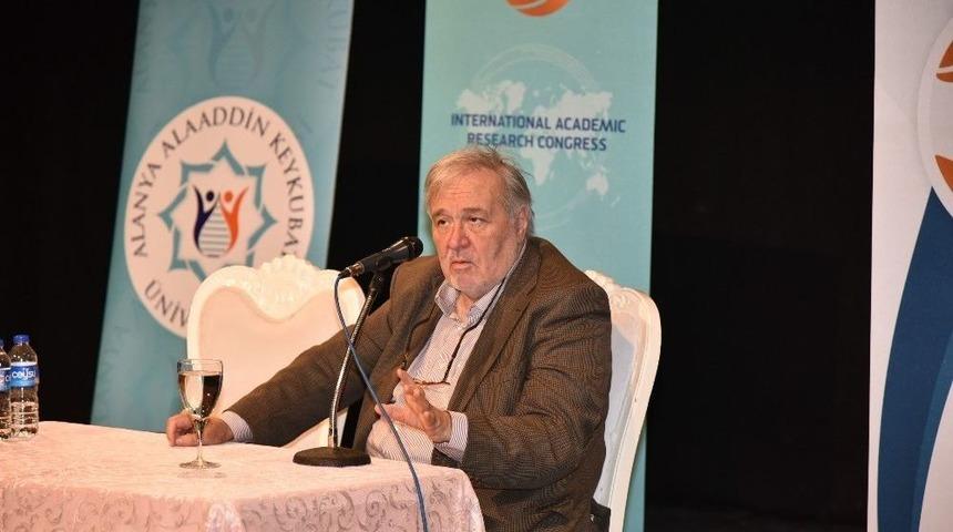 İlber Ortaylı Konferansına B&uuml;y&uuml;k İlgi