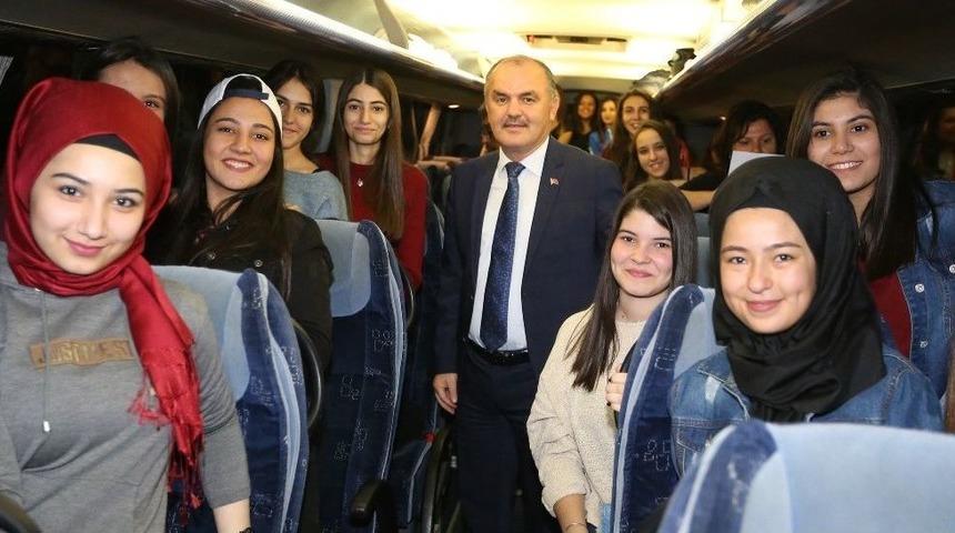 Denizli’de 11. Sınıf Öğrencilerine İstanbul Gezisi