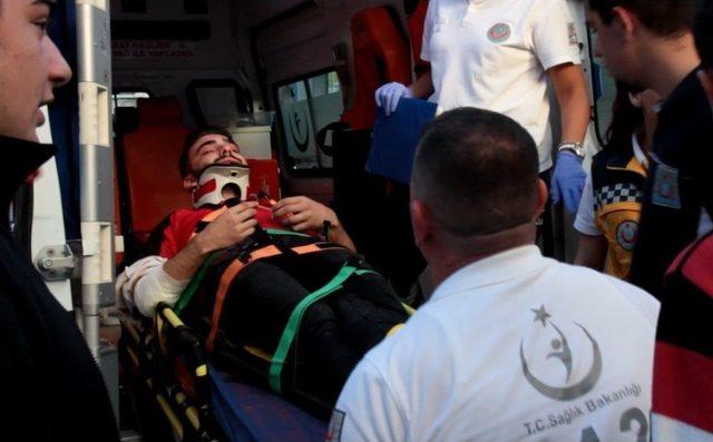 Motosikletten D&uuml;şen Kasksız 2 Gen&ccedil; Yaralandı 1