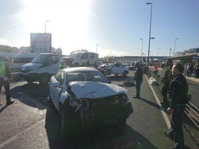  D-100 de Kaza; Trafik Durma Noktasına Geldi (2) 3