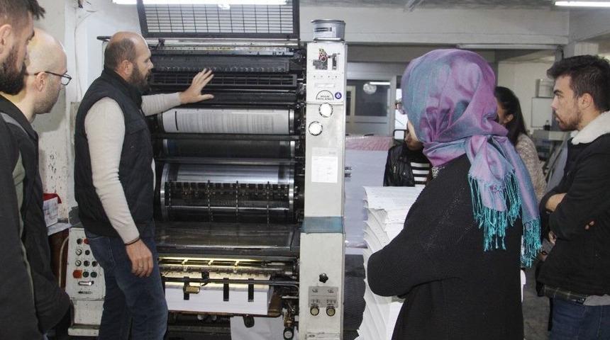 Öğrenciler Baskı Tekniklerini Yerinde Gördü