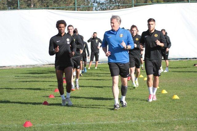 Eskişehirspor Hazırlıklarını Sürdürüyor