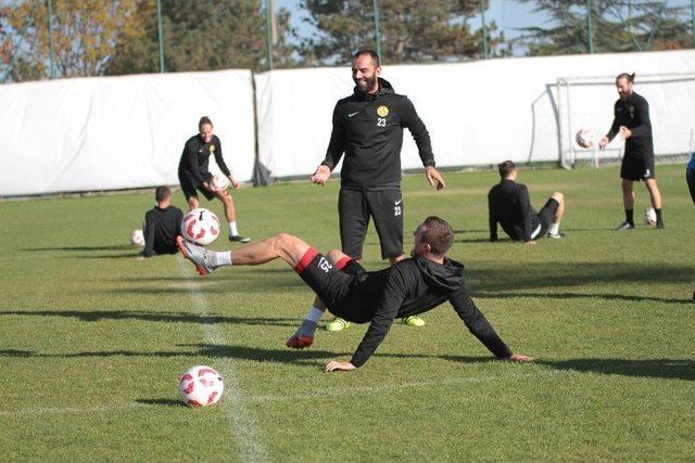 Eskişehirspor Hazırlıklarını Sürdürüyor