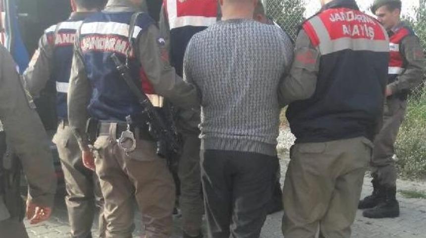 Hırsızların Saklandıkları Evden Uyuşturucu &Ccedil;ıktı