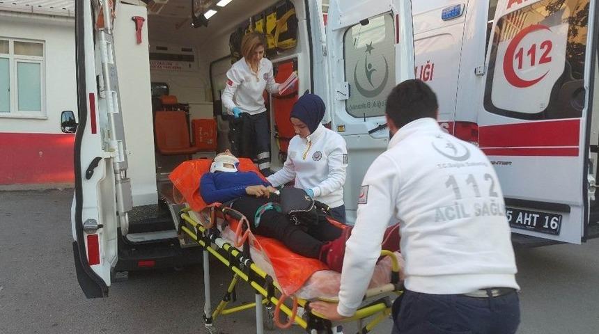 Kayalıklardan Denize D&uuml;şen Kadın Hastanelik Oldu