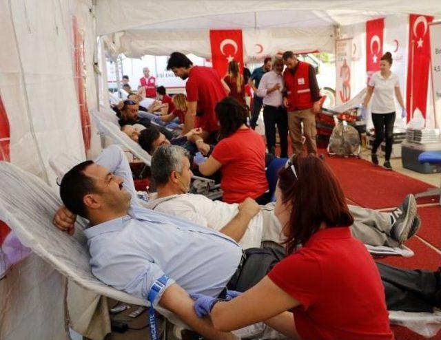 Antalyalı Öğrenciler, Kan Bağışı Rekoru Kırdı