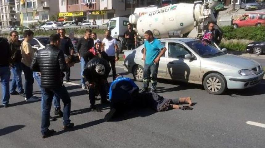 Hafif Ticari Aracın Yayaya &Ccedil;arptığı Kaza, G&uuml;venlik Kamerasında