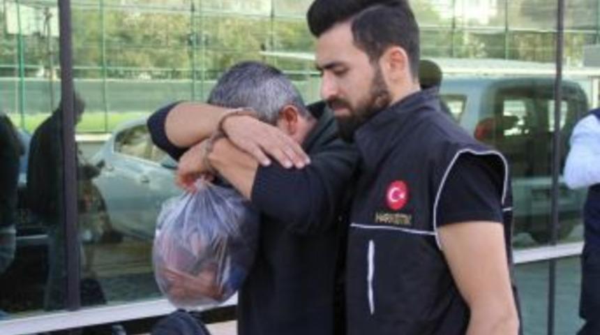 Bekar Evinde Uyuşturucu Ticaretine Tutuklama