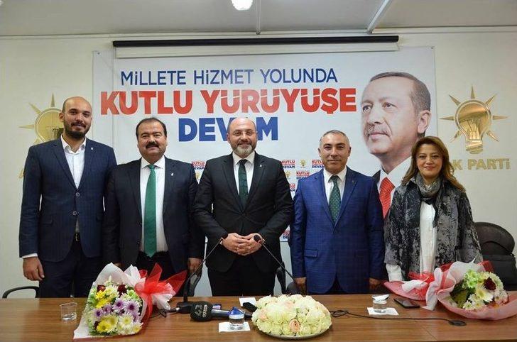 Ak Parti Kütahya Merkez İlçe Başkanı Mehmet Eşsiz Görevi Devraldı