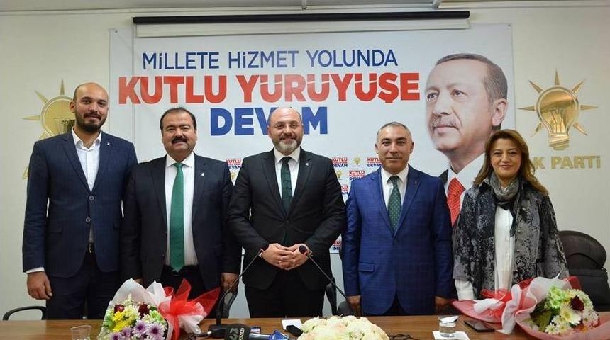 Ak Parti K&uuml;tahya Merkez İl&ccedil;e Başkanı Mehmet Eşsiz G&ouml;revi Devraldı