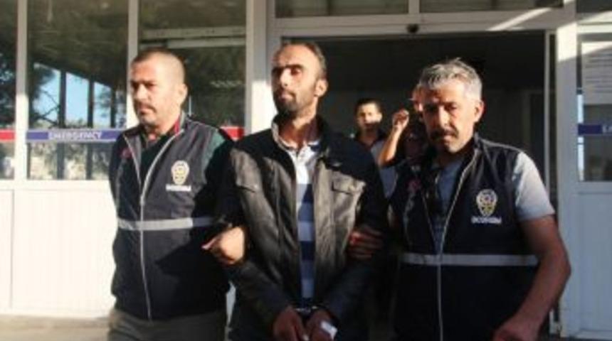 Ayrıldığı Kız Arkadaşının Babasını Su Borusuyla Başına Vurarak &Ouml;ld&uuml;rd&uuml;