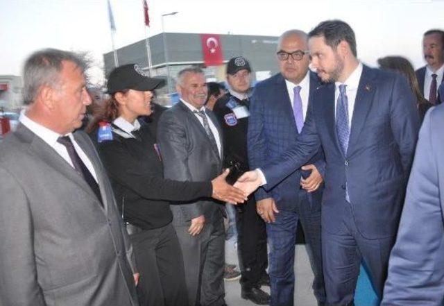 Bakan Albayrak, Şehit Uzman Çavuş'un Ailesini Ziyaret Etti (2)