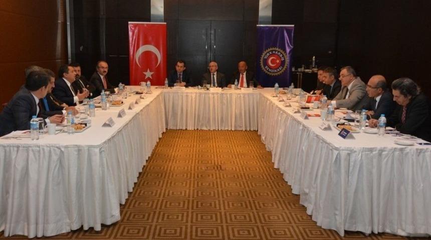 Savunma Sanayinin Millileşmesi Ve İşgücü Durumu Çalıştayı Yapıldı