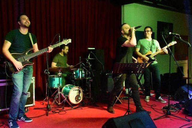 Alternatif Sahne&rsquo;de Yeni D&ouml;nem Aytuğ Ezen Band Konseri İle Başladı 1