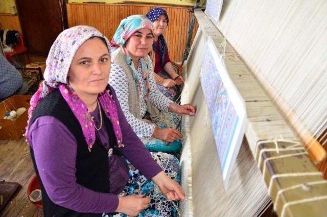 Muhtarlığı At&ouml;lyeye &Ccedil;evirip, Kadınlara Iş Imkanı Sağladı 2