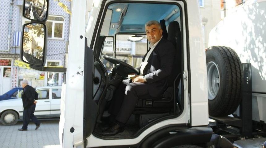 Çok Amaçlı Temizlik Aracının İlk Deneme Sürüşünü Başkan Çalışkan Yaptı