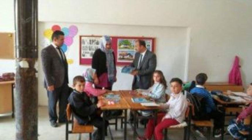 Altıntaş Milli Eğitim M&uuml;d&uuml;r&uuml; Tanrıkulu, K&ouml;y Okullarında Yeni M&uuml;fredatı Anlattı