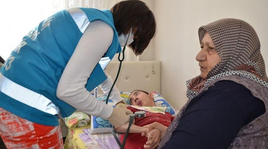 Evde Sağlık Hizmetleri Birimi Doktorları Şahin&rsquo;i Muayene Etti