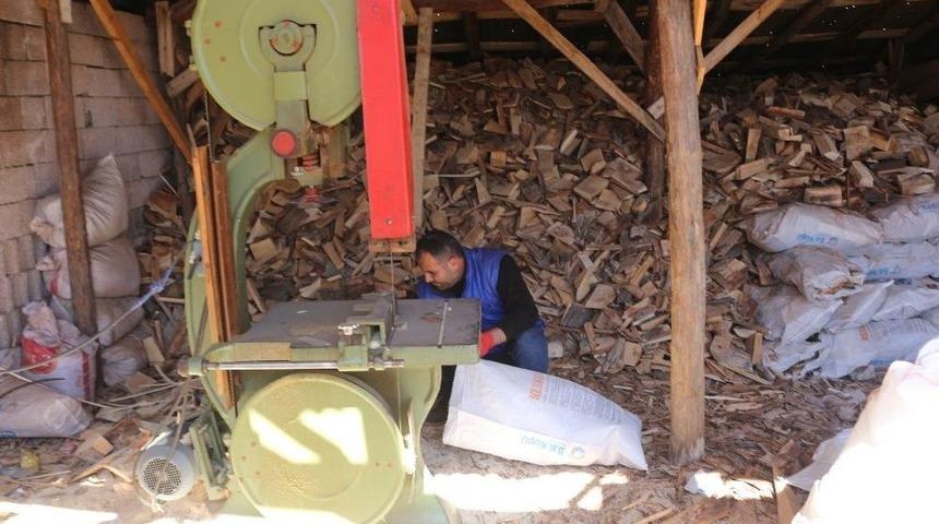 Oduncuların Kış Hazırlığı Devam Ediyor