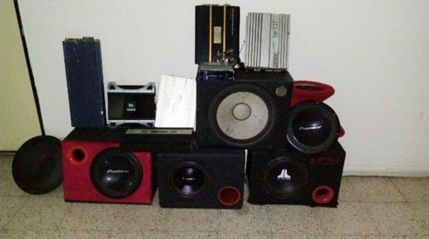 Ara&ccedil;lardan Hırsızlık Yapan Şahıs Tutuklandı