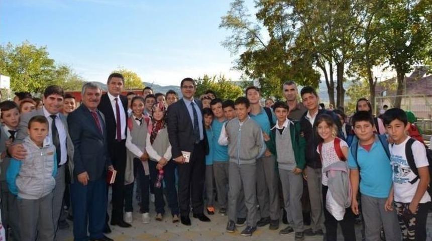 Selendi&rsquo;de K&uuml;t&uuml;phane Seferberliği