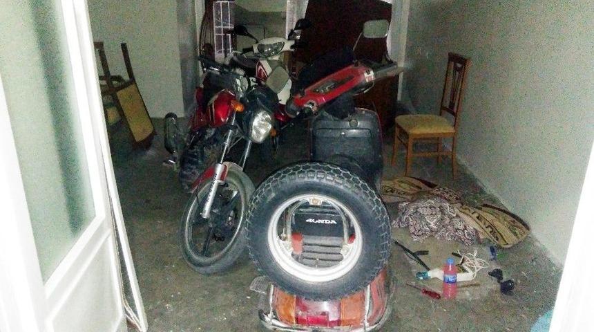 Gaziantep&rsquo;te Hırsızların At&ouml;lye Olarak Kullandığı Eve Şok Baskın