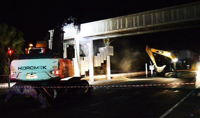 Türkeş’in Açtığı Üst Geçit Yıkıldı 1