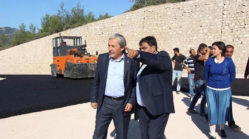 Osmaneli Belediye Başkanı Şahin, Yol Yapım &Ccedil;alışmalarını İnceledi