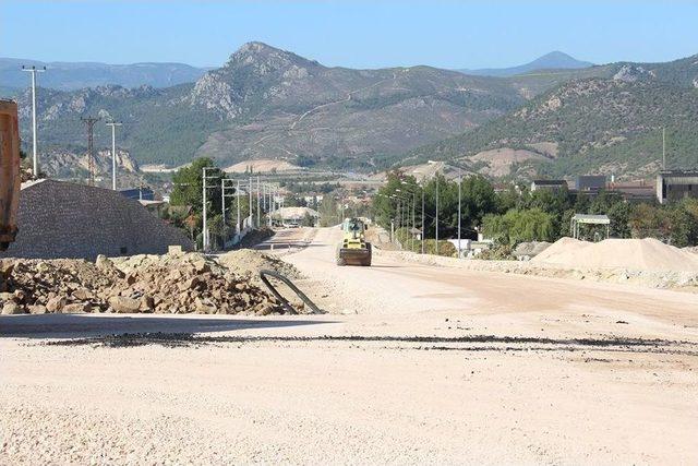 Osmaneli Belediye Başkanı Şahin, Yol Yapım &Ccedil;alışmalarını İnceledi 2