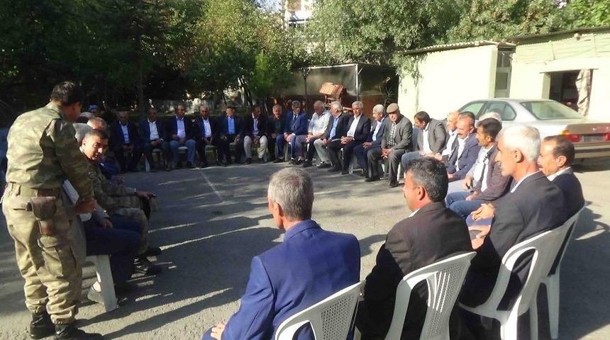 Kulp&rsquo;ta Muhtarlar G&uuml;n&uuml; Kutlandı