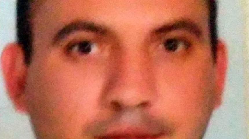 Eşinin G&ouml;z&uuml; &Ouml;n&uuml;nde Fenalaştı, Hastaneye G&ouml;t&uuml;r&uuml;l&uuml;rken Yolda &Ouml;ld&uuml;