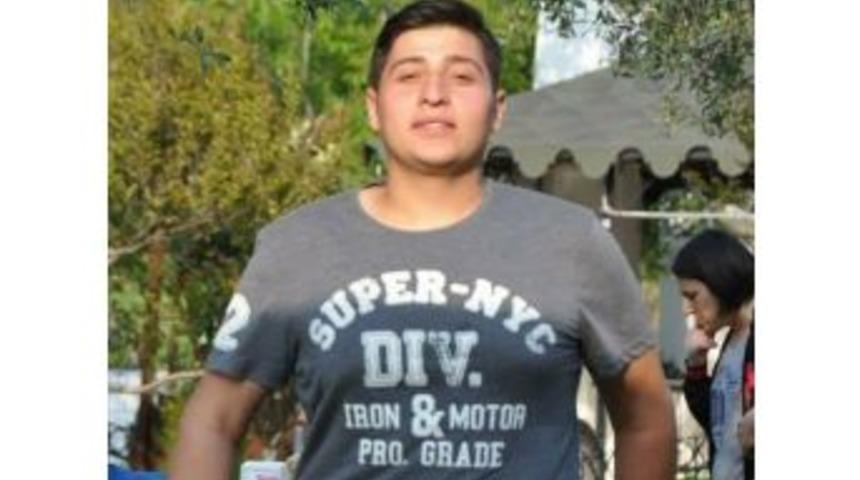 Motosiklet Kamyonetle &Ccedil;arpıştı: 1 &Ouml;l&uuml;