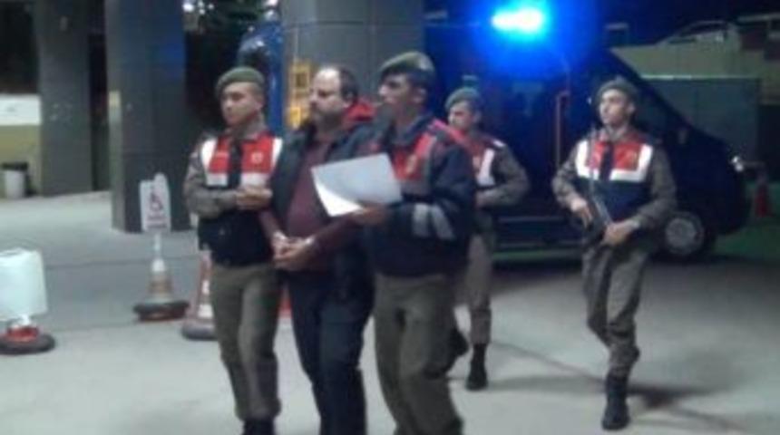 Kendisi Polis Ve Savcı Diye Tanıtan Dolandırıcı Yakalandı