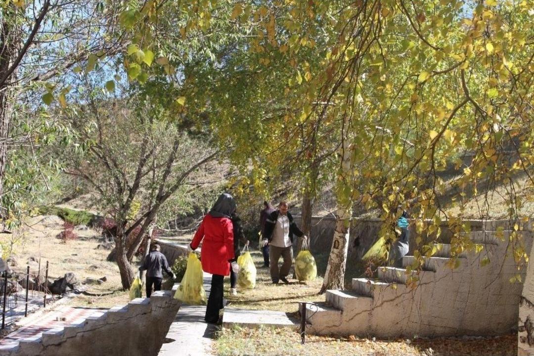 Er-vak Gen&ccedil;lerinden Duyarlı Davranış