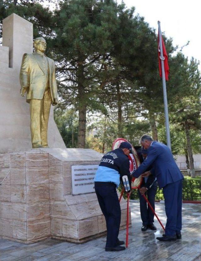 Van’da ’19 Ekim Muhtarlar Günü’ Kutlandı