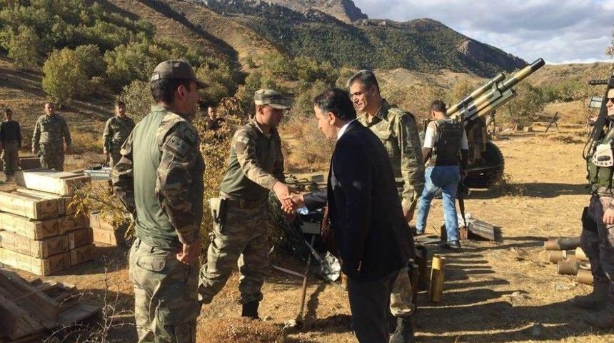 Mutki Kaymakamından Ter&ouml;rle M&uuml;cadele Eden Askere Ziyaret