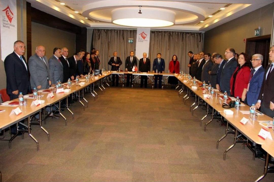 Yılda 600 Bin &Ccedil;ift Evlenirken 200 Bin &Ccedil;ift De Boşanmak İstiyor