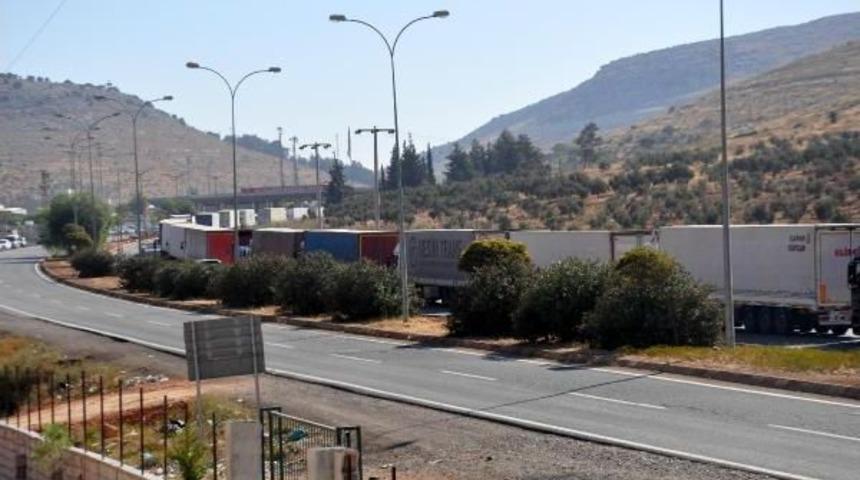 Cilveg&ouml;z&uuml;&rsquo;Nde Tır Kuyrugu 5 Kilometre Oldu